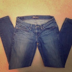 Euc Levis skinny jeans, size 7 (28)