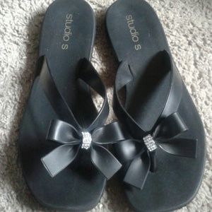 Black sandals with bow & rhinestones