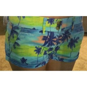 American Eagle Tropical Shorts🌴