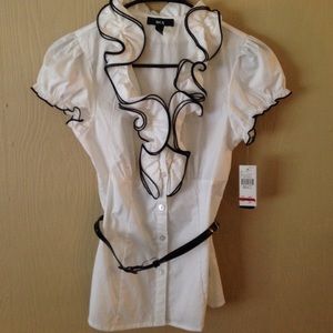 Black/white Belted Ruffled Front Top!