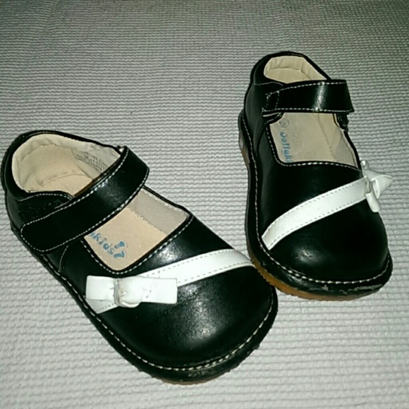 Toddler Girl Squeaky Shoes