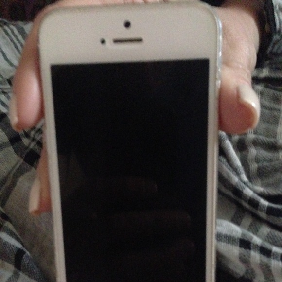 iPhone 5 - Picture 2 of 2