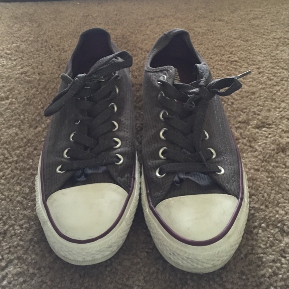 Grey converse