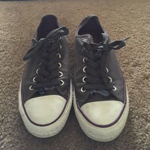 Grey converse
