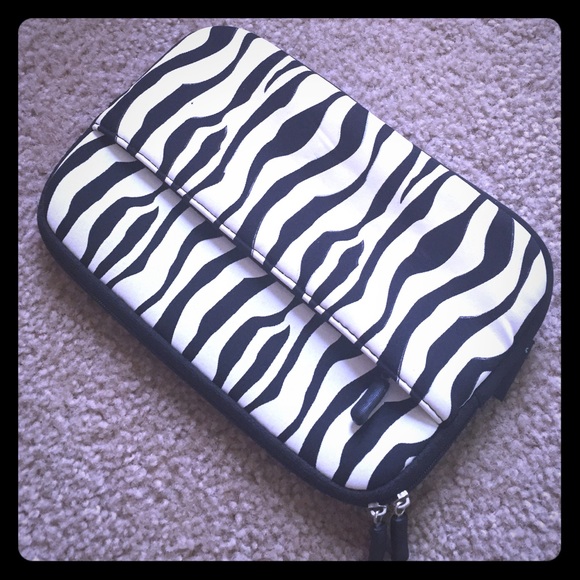Tech case with pocket