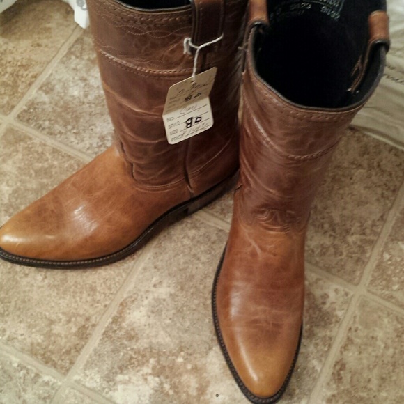 Brand mew code West De Stressed Cowboy Boots