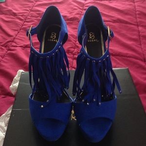 ✨Flash sale✨Beautiful  cobalt blue heels!