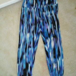 Capri leggings PRICE NOGOTIABLE!