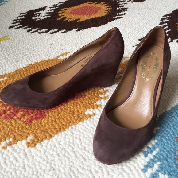 Elie Tahari Suede Wedge Shoes - Picture 1 of 3