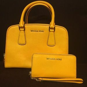 BUNDLE! VINTAGE YELLOW MK Satchel & WRISTLET!