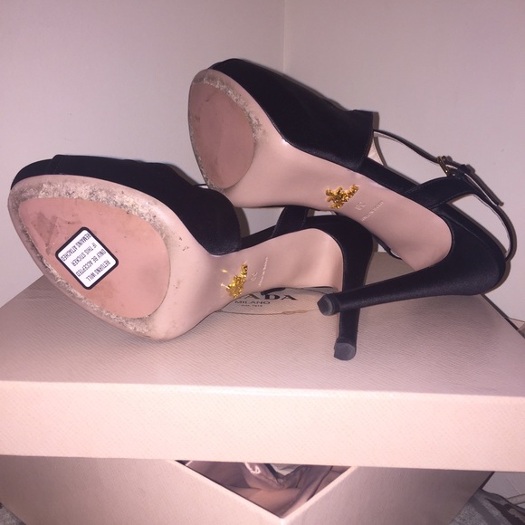 SOLD❗️Prada Donna Satin Pumps - Picture 4 of 4