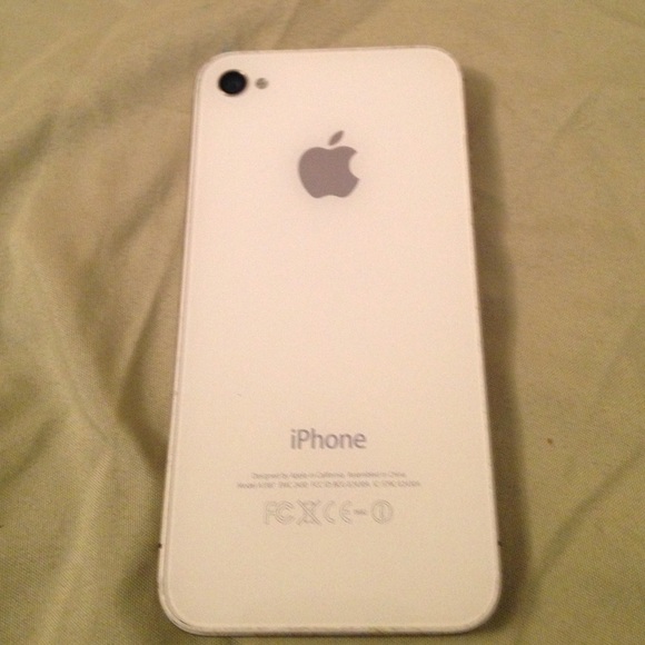 White IPhone 4s Verizon - Picture 2 of 4