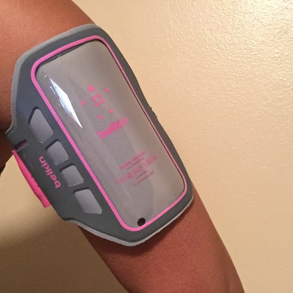 Belkin arm band