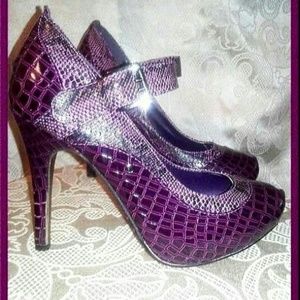 * Dollhouse Purple Snake Skin Heels Size 7.5 *