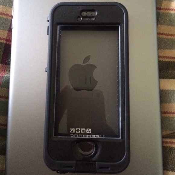 Life proof nuud case for Iphone 5s