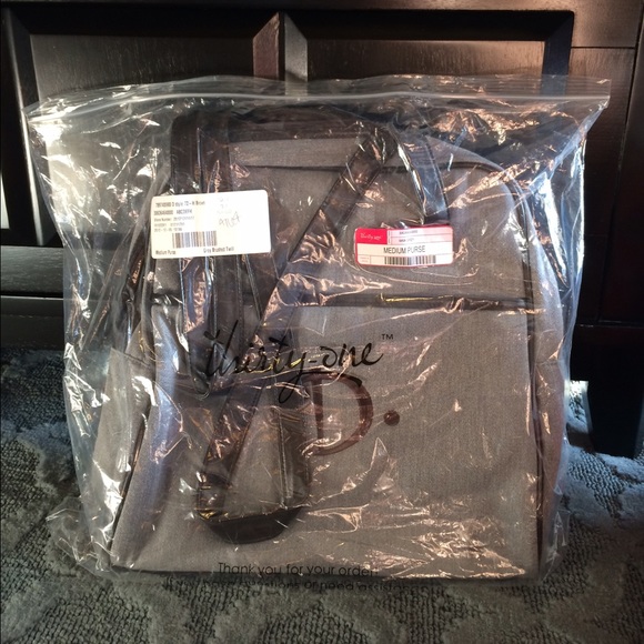 Medium Purse - Picture 3 of 4