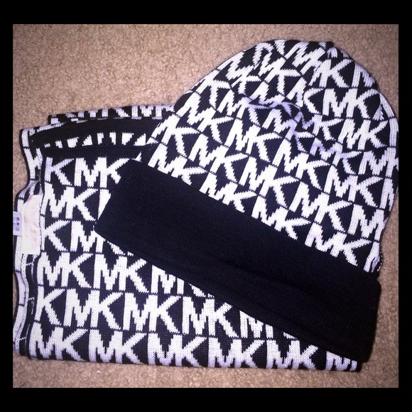 Michael Kors beanie and scarf set