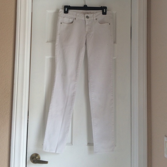 American Eagle white skinny jeans
