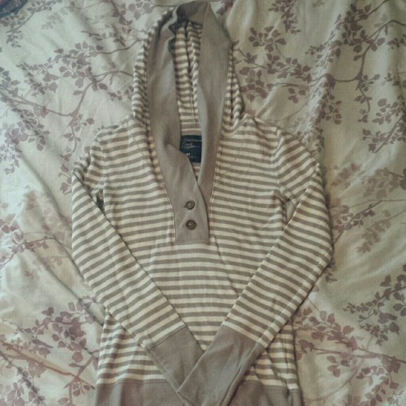 American Eagle shirt