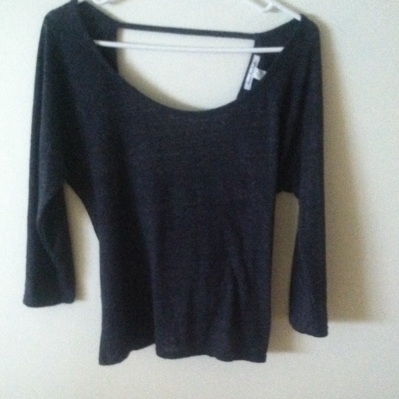 Quarter sleeve shirt