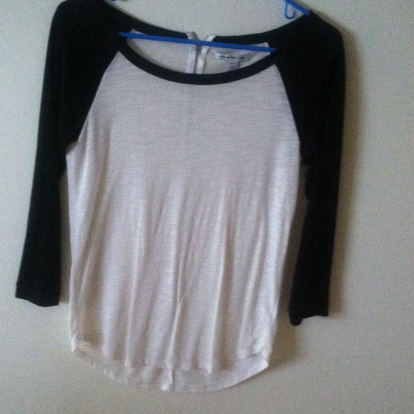 Quarter sleeve shirt