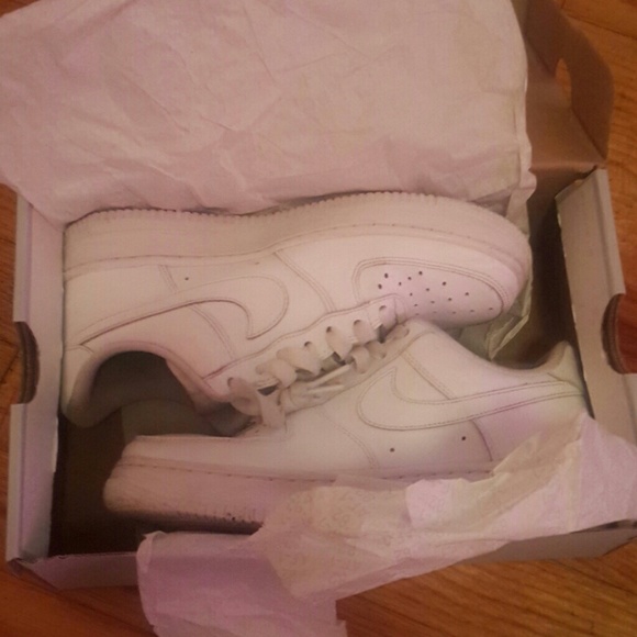 Nikes Air Force 1s