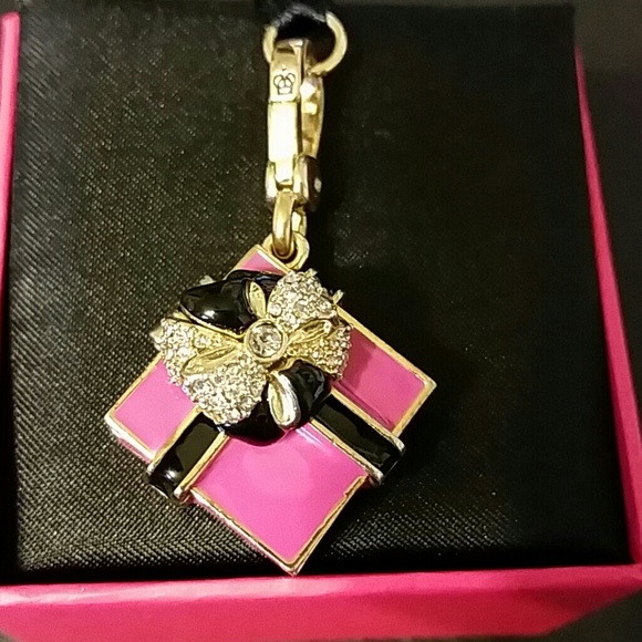 Juicy Couture Present Charm