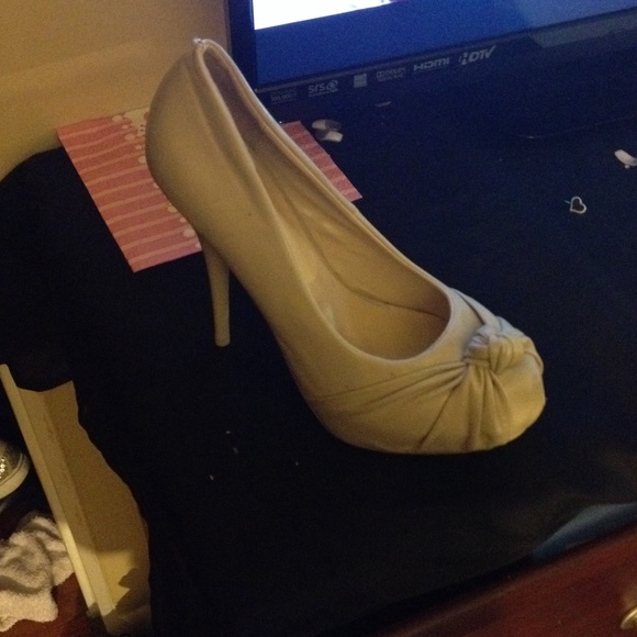 Tan heels