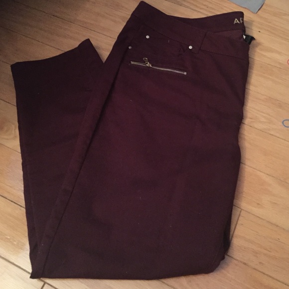 Sale ❤️ Burgundy Apt 9 Jeans Short Length