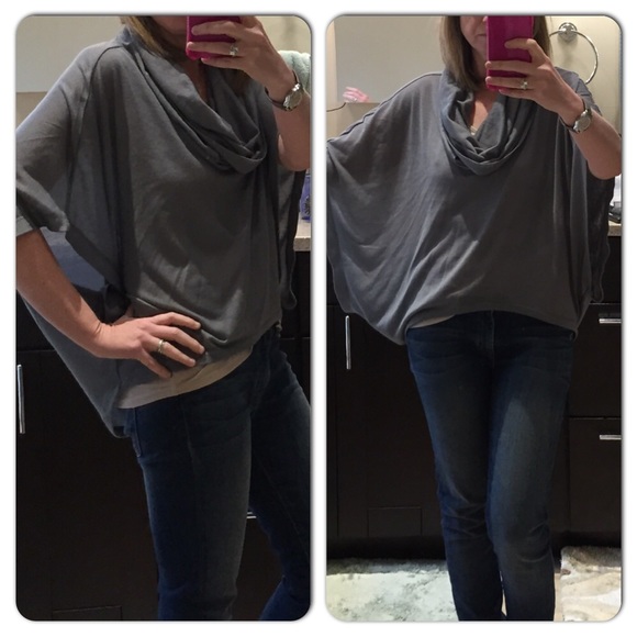 🎉 Host Pick 8/13Grey Hinge dolman top. Cowl neck.