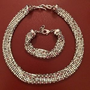 Necklace and bracelet set