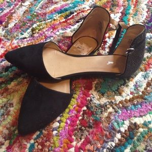 Pointed black flats nwot