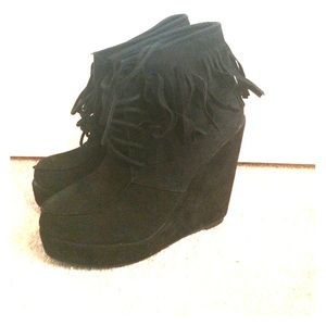 Black Fringed Wedges