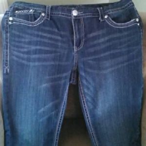 Lowest price, Re-posh... Seven7 jeans!