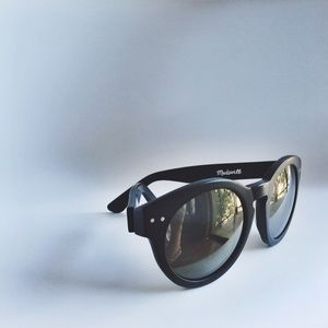 Madewell Sunnies!  SALE