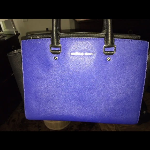 Michael kors messenger bag