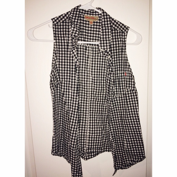 Checkered tank