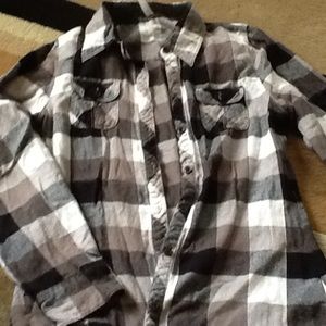 Full Tilt size medium flannel. Like new.