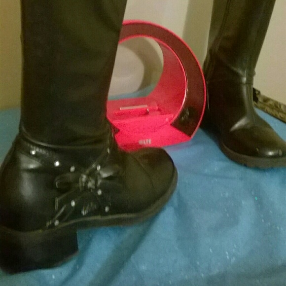 Girls boots