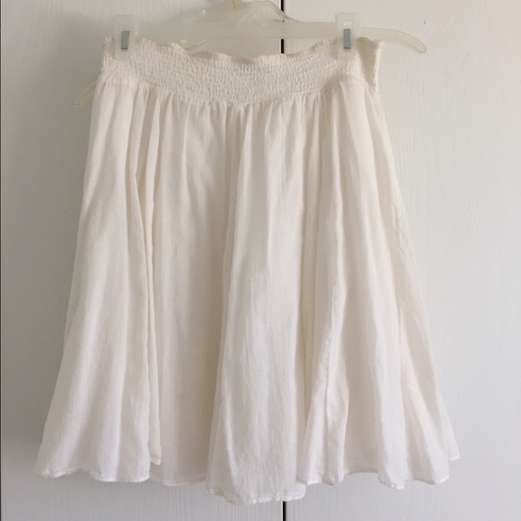 Banana Republic "Pacy Pull On Skirt" - White