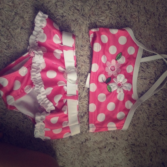 Polka dot 2 piece bathing suit
