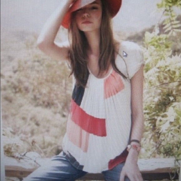 🚚 MOVING SALE!!Anthropologie Pleated Tshirt
