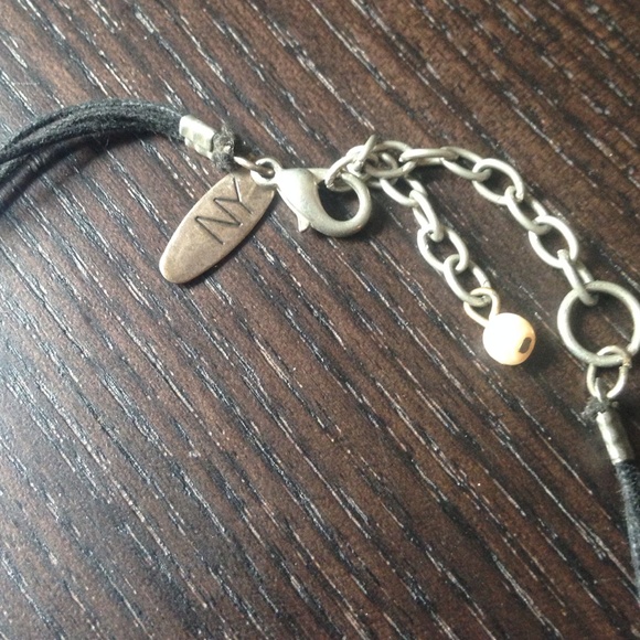 NY&Co Shell Necklace - Picture 3 of 3