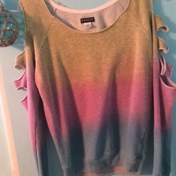 Hole sleeved sweater