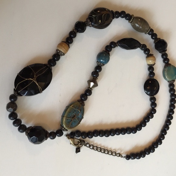 Beautiful long necklace - Picture 1 of 3