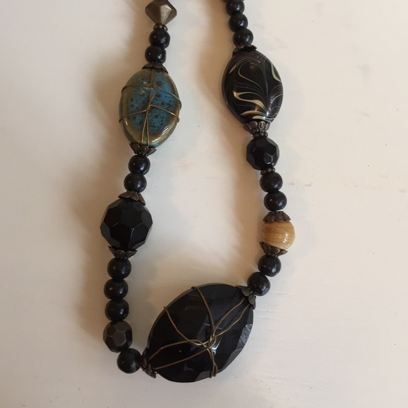 Beautiful long necklace - Picture 3 of 3