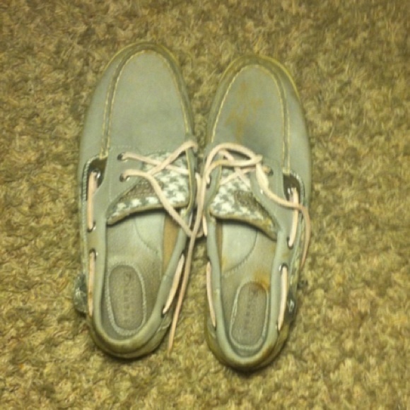 Grey sperrys - Picture 2 of 3