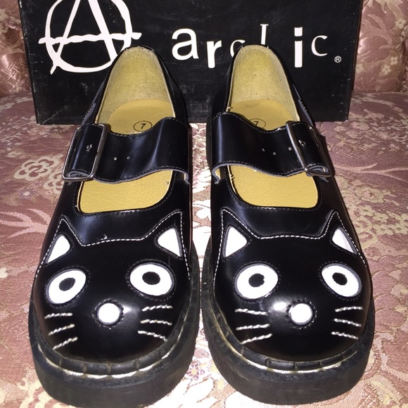 Vintage Anarchic Black and White Kitty Mary Jane