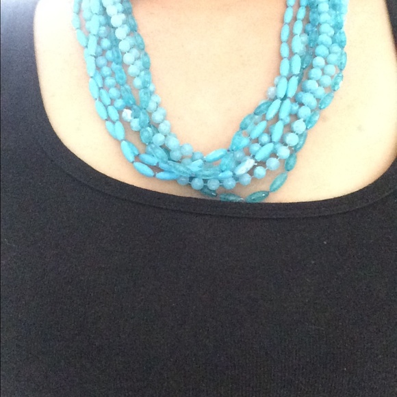 Pretty vintage necklace  very light