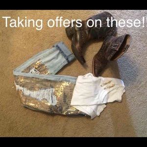Gold sequence distressed Jean